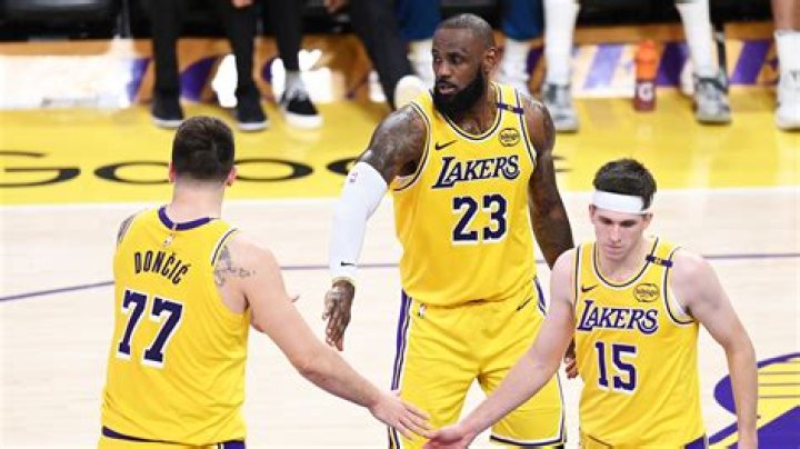 DC from Last Chance U's father played for the Los Angeles Lakers