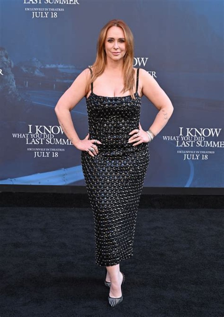 Jennifer Love Hewitt: A Look Into Her Height, Weight, Age, Boyfriend, And